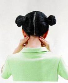 娱乐吃瓜酱做眼保健操,护眼又养生