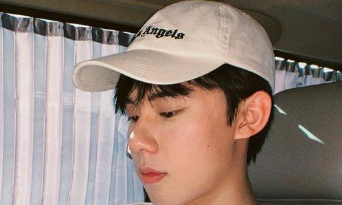 娱乐吃瓜男女分手,当红明星情侣宣布分手，吃瓜群众热议不断