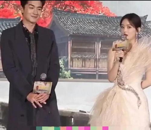 娱乐八卦吃瓜背景图,揭秘明星幕后故事，一起吃瓜看热闹！