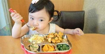 娱乐吃瓜酱不让父母喝水